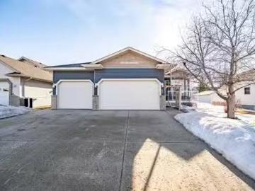 Red Deer, Alberta - Garden, Parking, Air conditioning