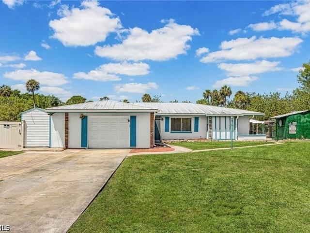 93 Glenmont Dr W, North Fort Myers, FL 33917