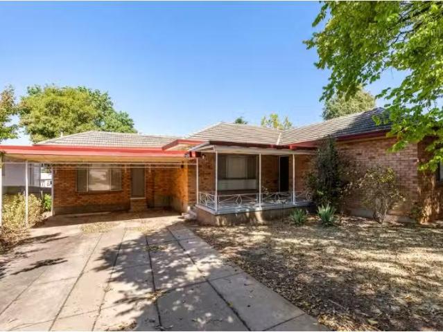 93 Meadow Street, Kooringal House for rent Listed by Leasing.