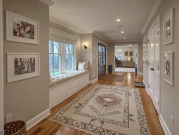 93 Pleasantville Rd