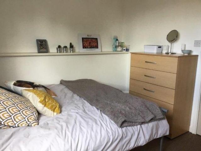 93 Raddlebarn Road, Stirchley, B29 7DB, United Kingdom | Room for rent #116538110 | Rentberry