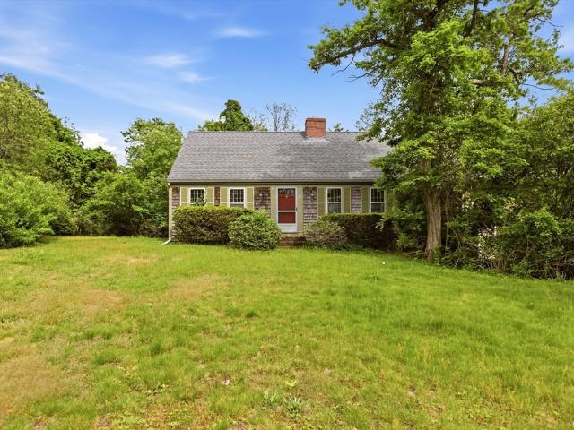 93 Robbins Circle