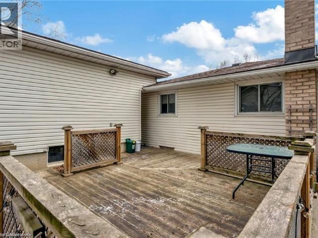 93 ROBERTSON Crescent, Kitchener, Ontario, N2E1A6