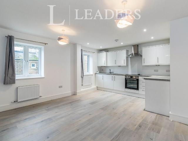 93B Hersham Road KT12, 1 bed flat to rent, £1,250 pcm | PrimeLocation