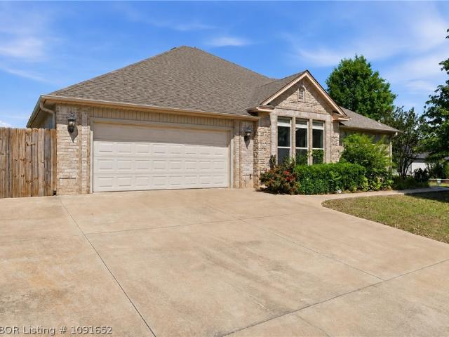9004 Lakeside