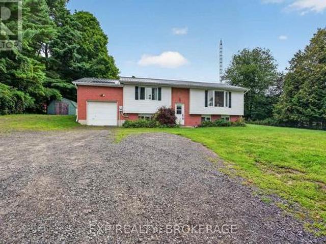 9009 Perth Road, Rideau Lakes, ON, K0G 1X0 house for sale | Listing ID X13713 | Royal LePage