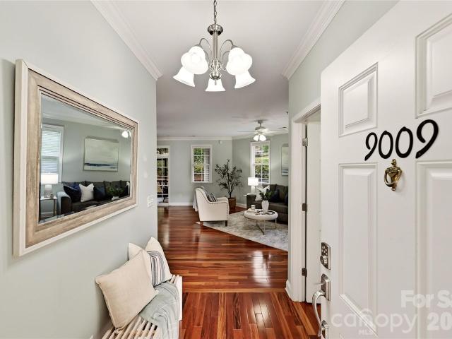 9009 Rosalyn Glen Road