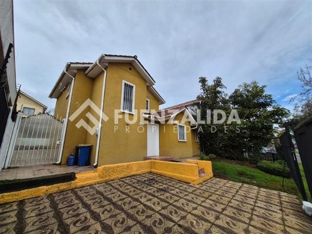 $ 900.000 Casa en Arriendo en La Florida 3 dormitorios 2 baños / Fuenzalida Centro
