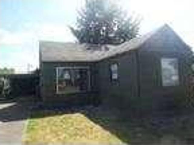 $900 / 2br Spacious Lebanon Home Lebanon, OR 2br bedroom