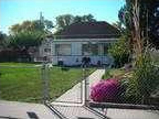 $900 / 2br 800ftÂ² Very Charming Palisade House