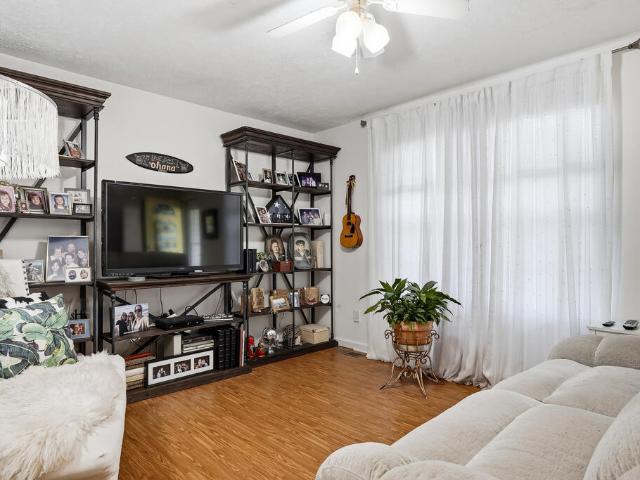 900 Clay Ave
