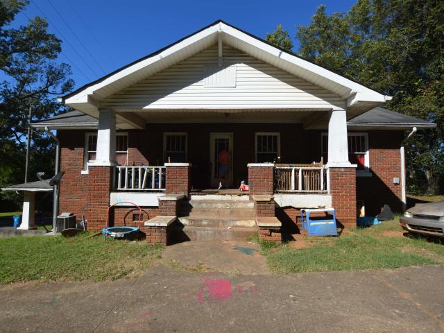 900 Highland Avenue