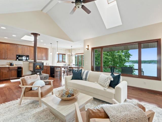 900 Ln 105 Lake James