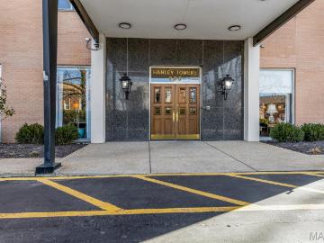 900 S Hanley Rd, Unit 12E, Clayton, MO 63105 | MLS #26010