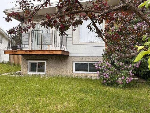 900 SQFT Lower Level with 2BR/1BA FOR RENT, Private Entry/Laundry