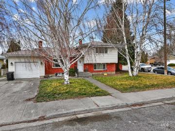 900 Stanger Avenue