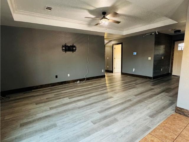 900 SW Almond Street