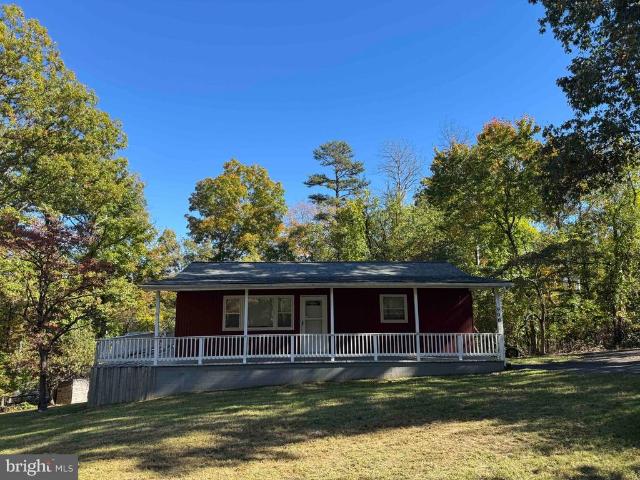 900 Pine Ridge Drive