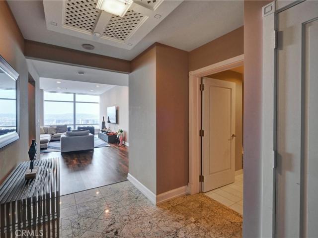 900 W Olympic Boulevard 45F