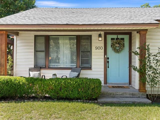 900 W Reeves