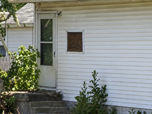 900 W South 1st Street