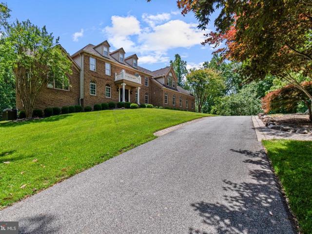 900 Weather Vane Way