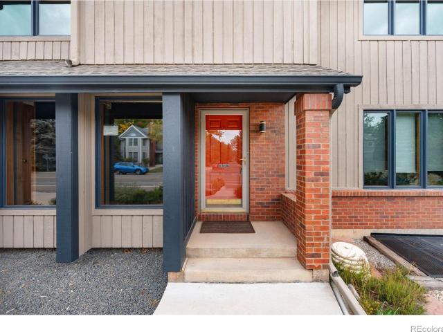 900 Whalers Way