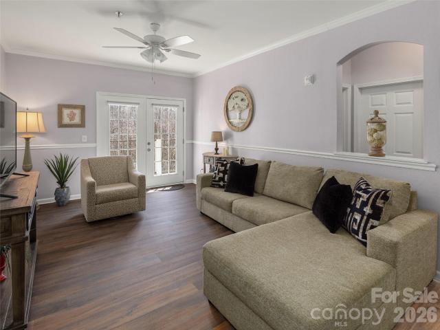 900 Vista Lake Drive # 208