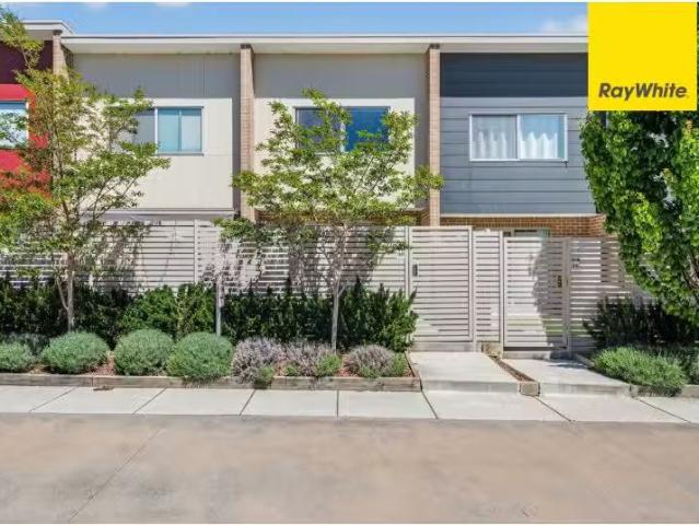 90/161 167 Mortimer Lewis Drive, GREENWAY Townhouse for rent.