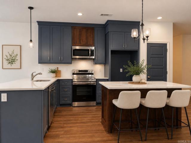 9017 Mariposa Cove