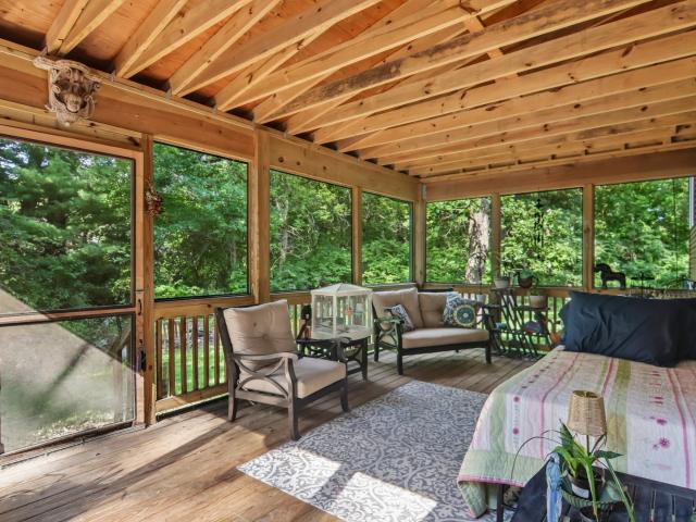 9017 Wildrose Lane