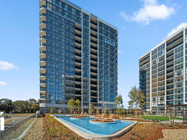 901/104 Easty Street Phillip