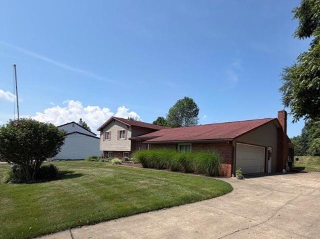 9011 Lost Trail Avenue NE