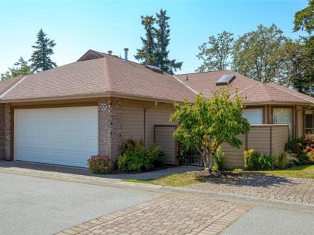901 4 Pipeline Rd, Saanich, BC, V8Z 5M3 house for sale | Listing ID 1047 | Royal LePage