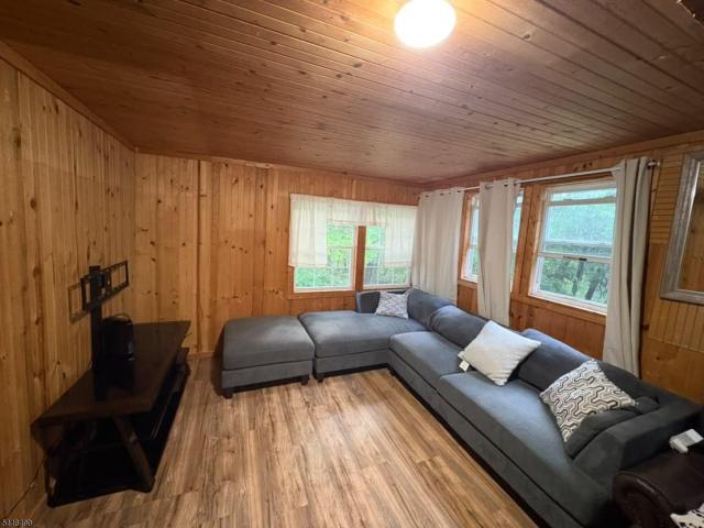 901 Chestnut Path