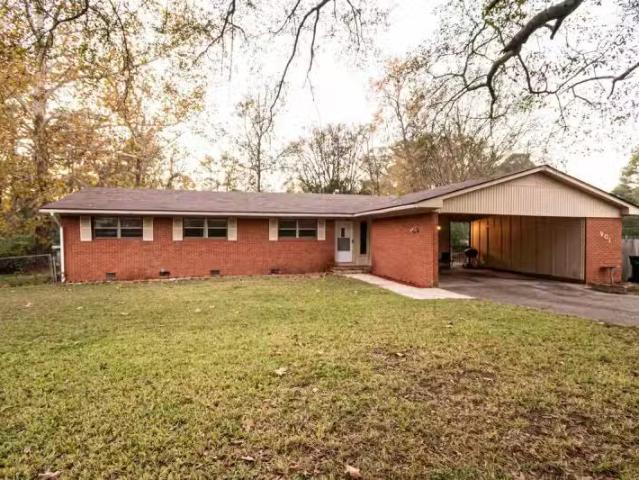 901 CRESTWOOD DR, EL DORADO, AR 71730