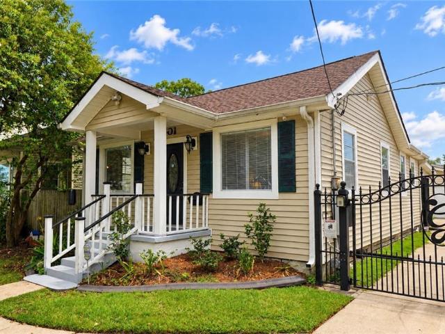 901 Athania Parkway