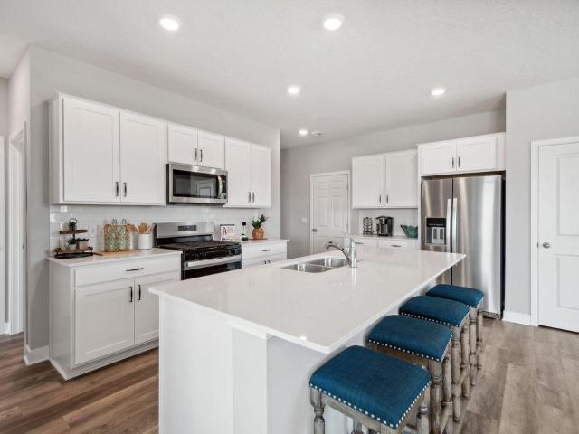 901 Greenlawn Avenue W