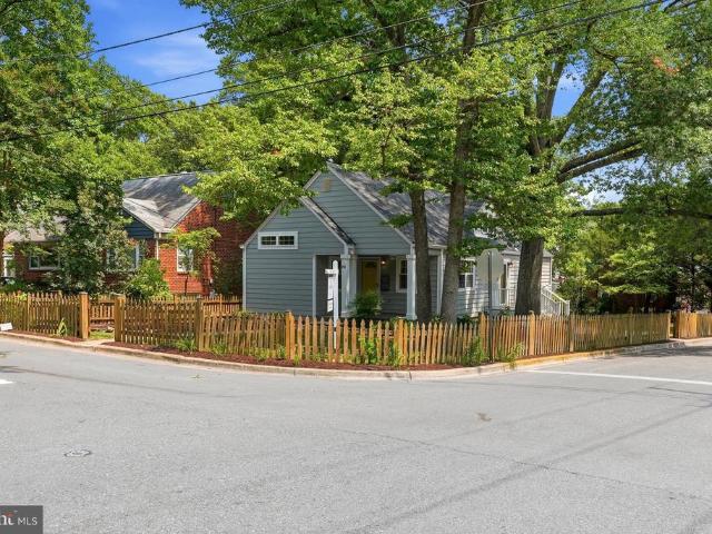 901 Davis Avenue