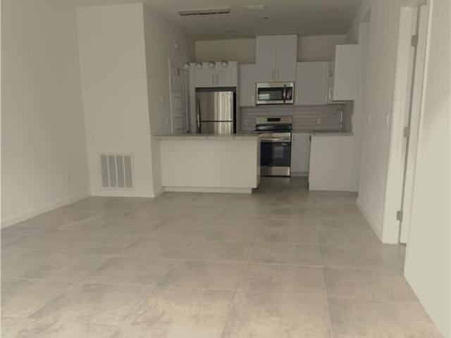 901 E Yuma Avenue 807