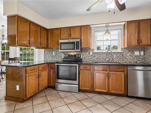 901 Emory CT