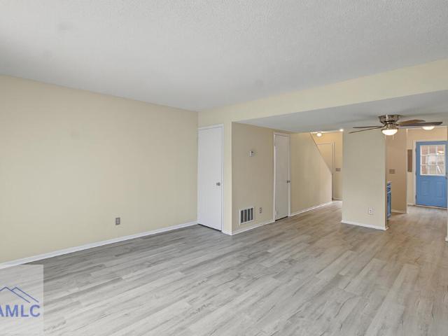 901 Olmstead Drive 5