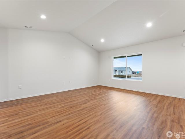 901 La Vista Drive