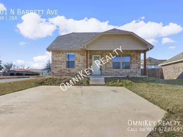 901 N Barrett Ave, 3 beds, 2 full baths