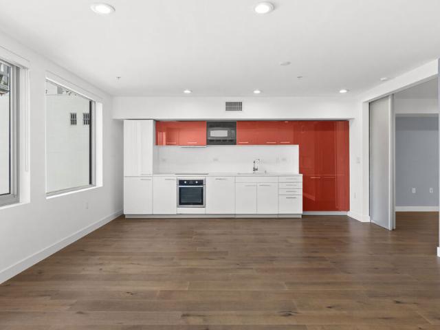901 S Flower Street 513