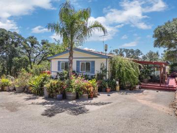 901 Quail Oaks Rd, Valley Springs, CA 95252 | MLS #226051