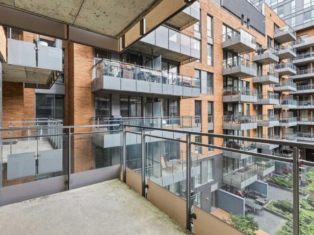 901 Rue de la Commune E Montréal Ville Marie, QC H2L