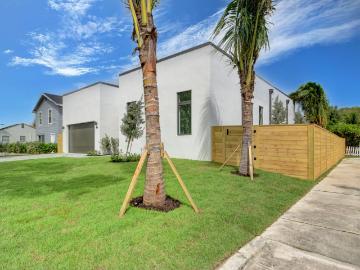901 Upland Rd, West Palm Beach, FL 33401 | MLS #B26038