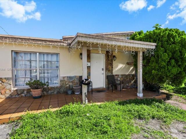 9025 SW 36th St, Miami, FL 33165 | MLS #A12004