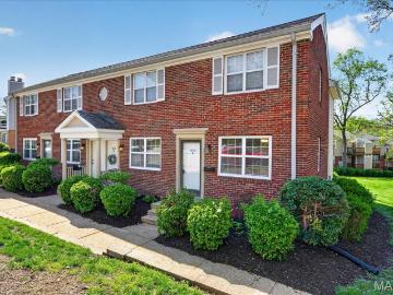 9028 Cardinal Ter, Brentwood, MO 63144 | MLS #26021